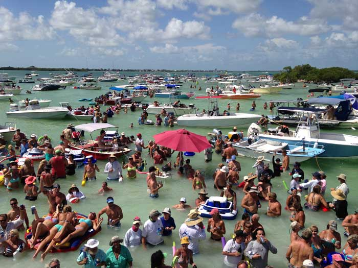 Wetstock crowd in water